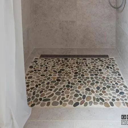 U Tri Zajicu ألبيرتشيك في ييزريسكي هوراش